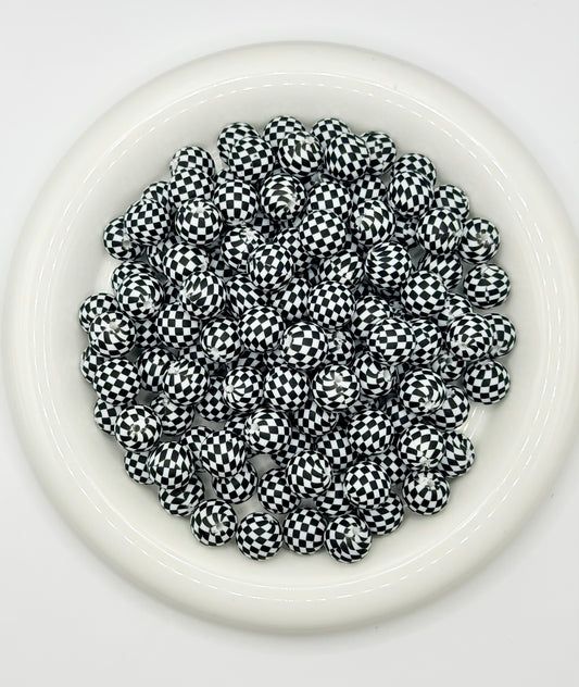 SP-108 15mm Black & White checkered silicone beads